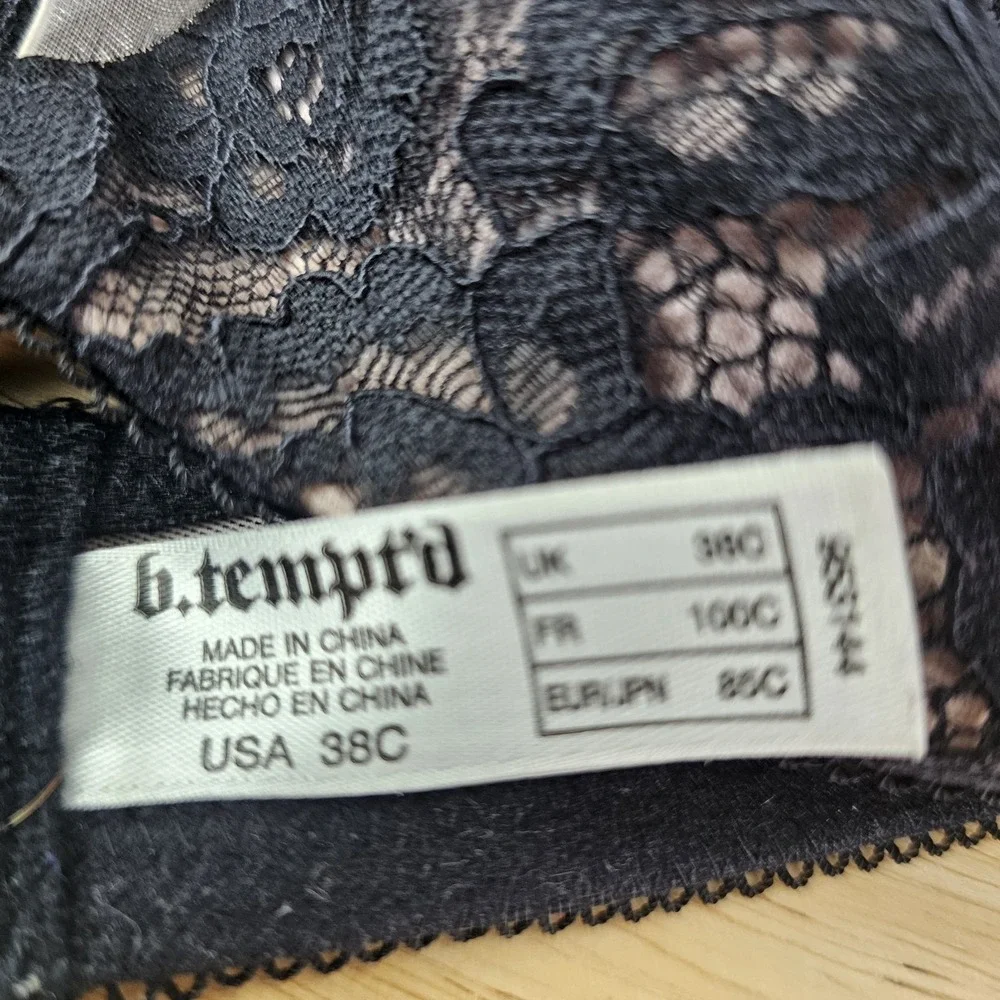 B. Tempt'd by Wacoal B. Enticing Bra 38C Black Lace‎ Underwire Lingerie 853144